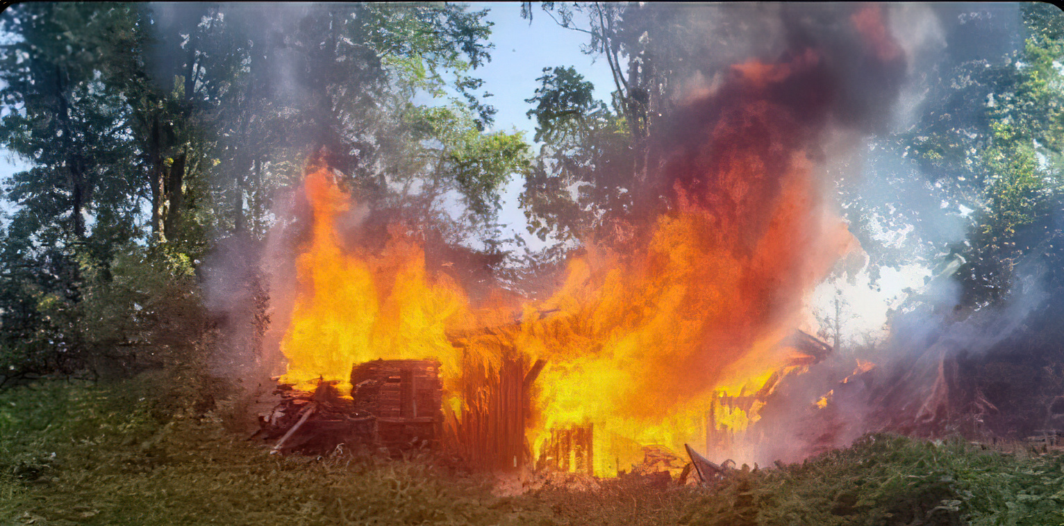 Grillhütte in Zella erneut in Flammen – rund 70 Einsatzkräfte im Einsatz
