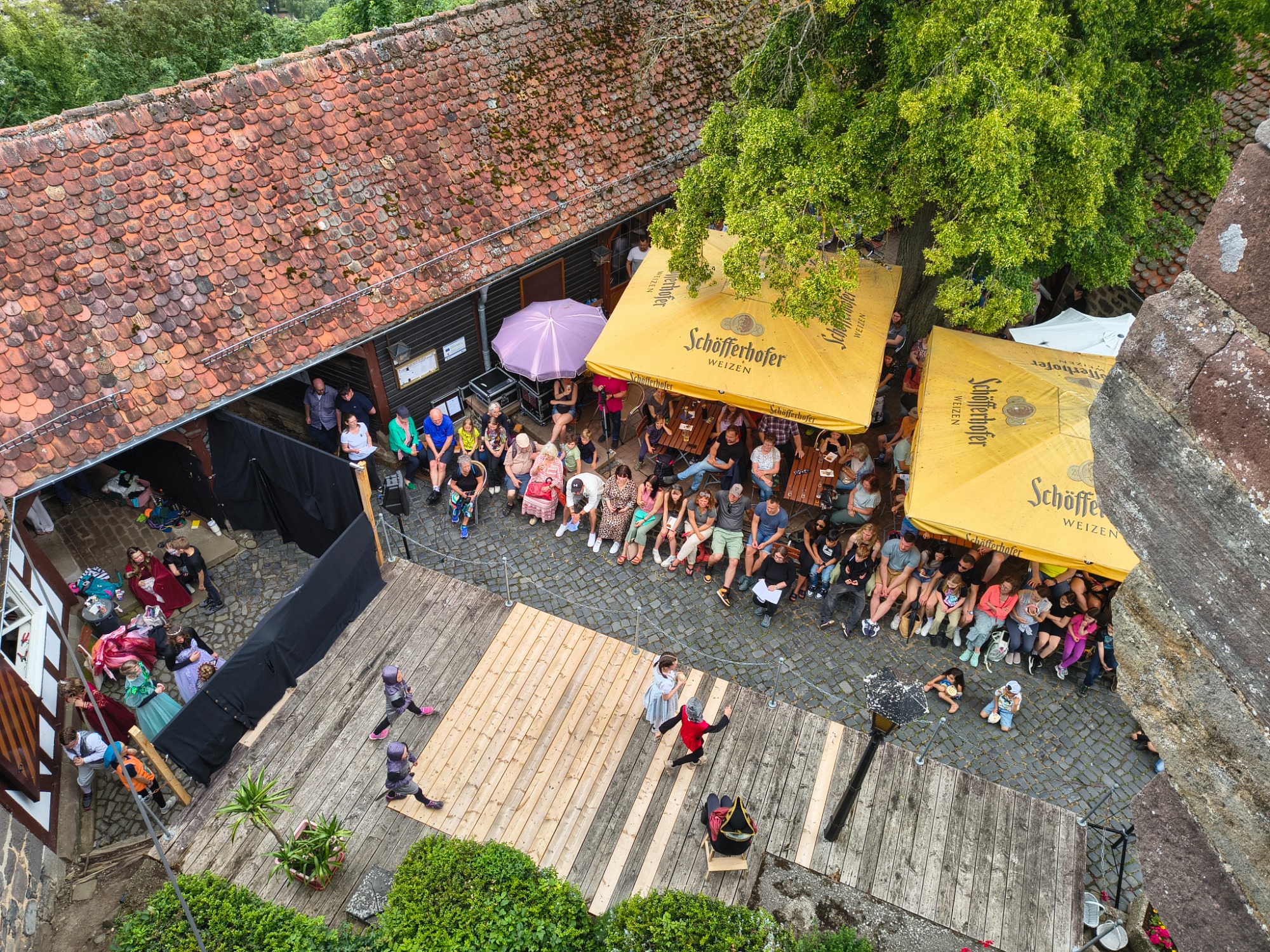 Homberg/Efze – Burg- und Wurzgartenfest besuchten rund 150 Gäste