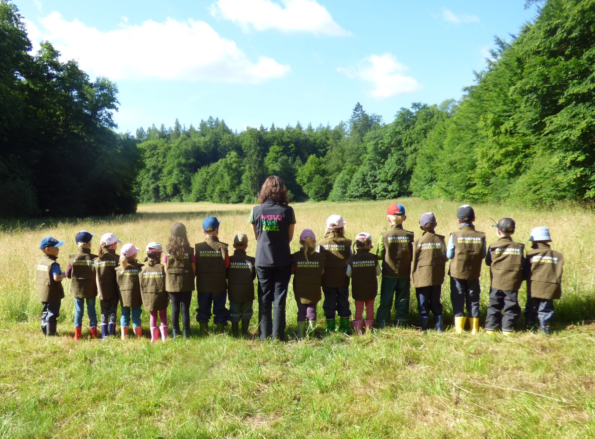 Naturpark-Kita Mecklar erhält „Naturpark-Entdeckerwesten“