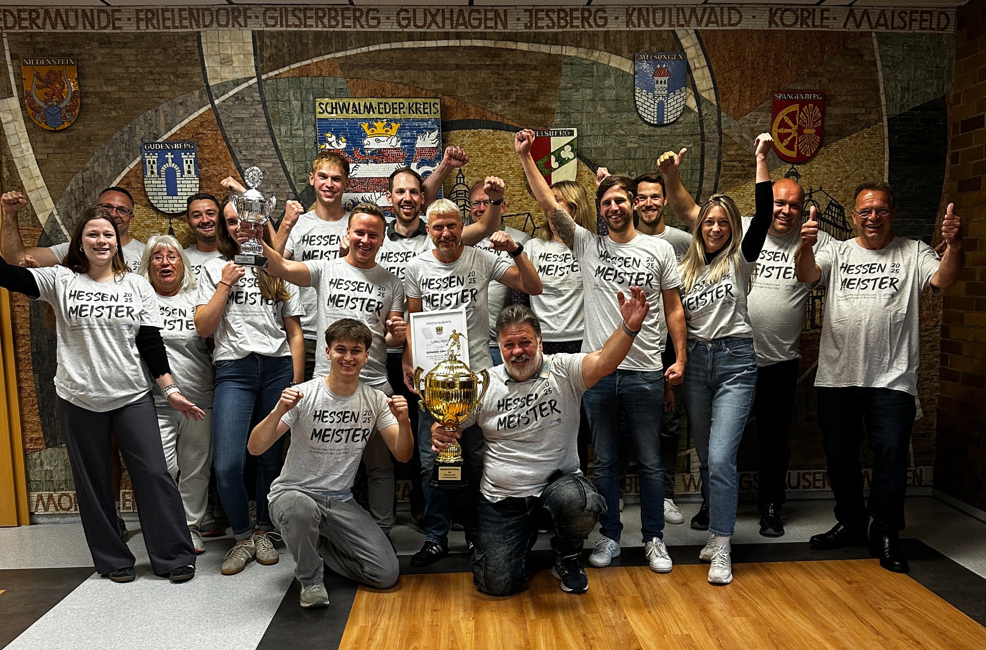 Betriebssportgemeinschaft des Schwalm-Eder-Kreises gewinnt Hessentagsturnier der Landkreise in Bad Vilbel